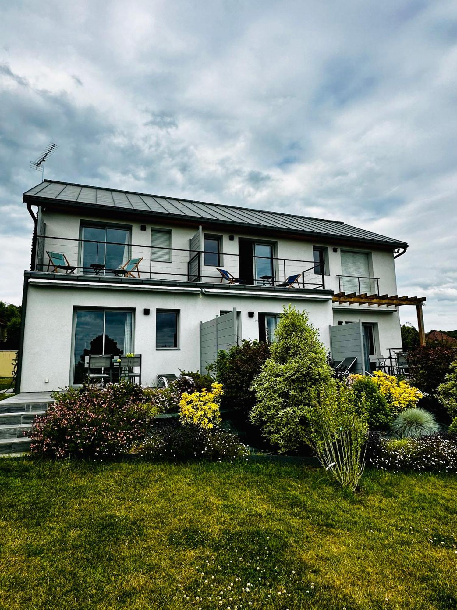 La Villa Perchee Calme, Sauna, Parking Prive Saint-Prix  Exteriér fotografie